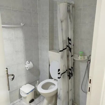 Small And Practical No2 * Límni